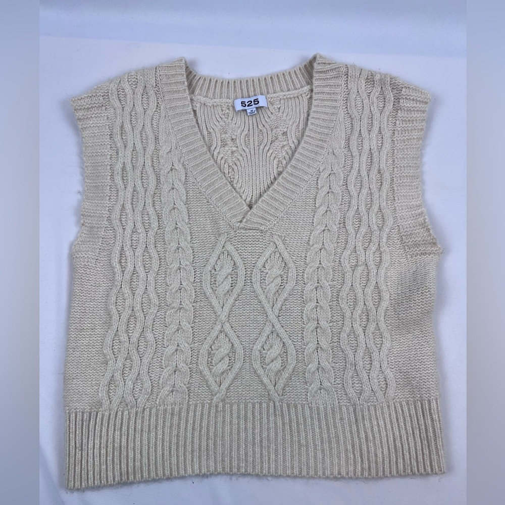 525‎ America Cream Cable Knit V-Neck Sweater Vest Womens Medium Ivory Prep Layer